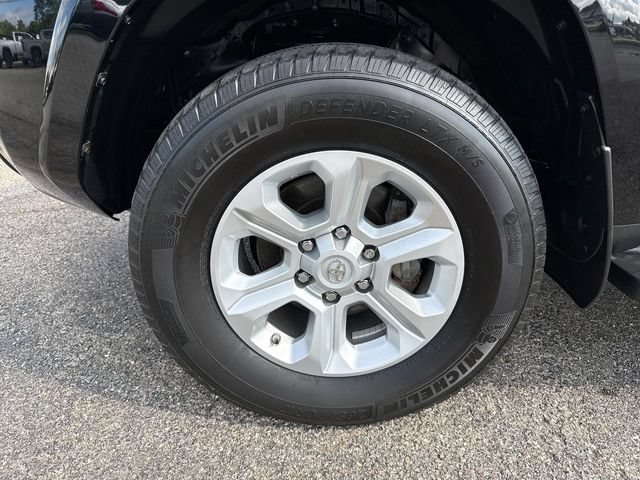 Used 2021 Toyota 4Runner SR5 Premium w/ Moonroof Package AWD/4WD image 10