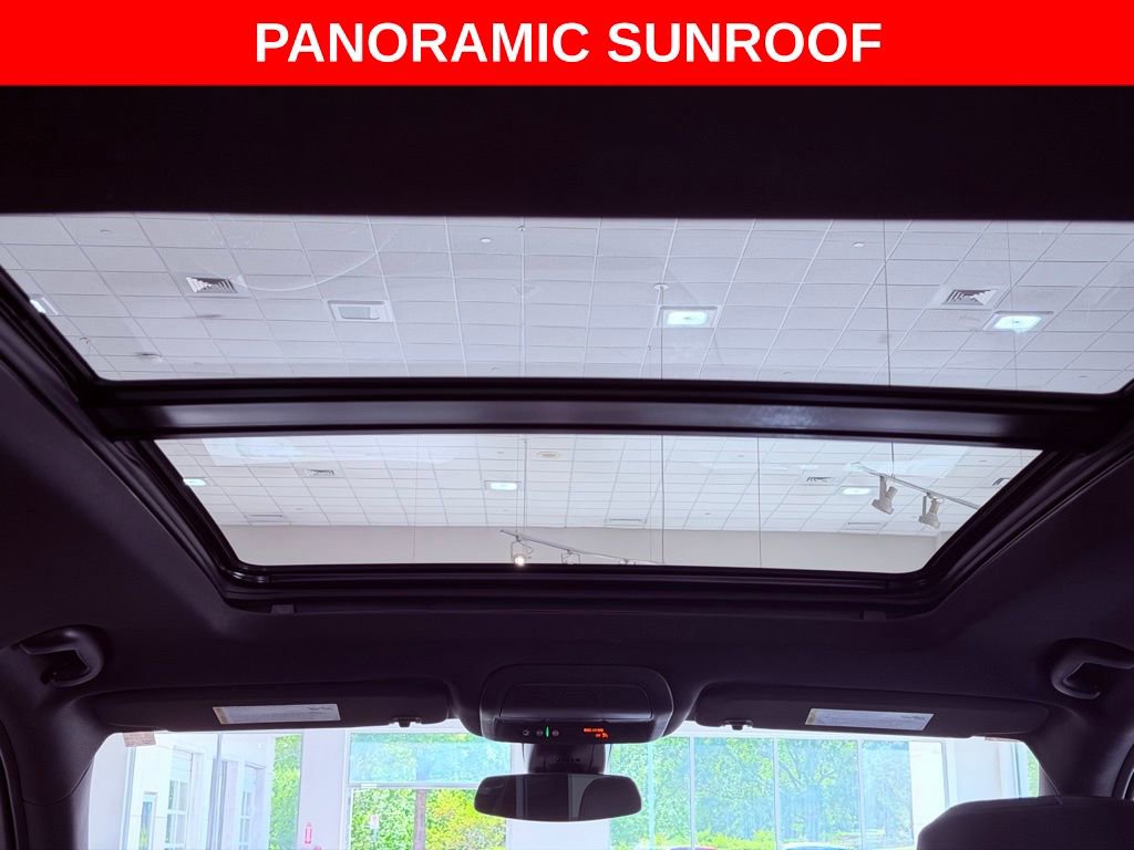 Used 2025 Cadillac XT6 Luxury FWD image 8