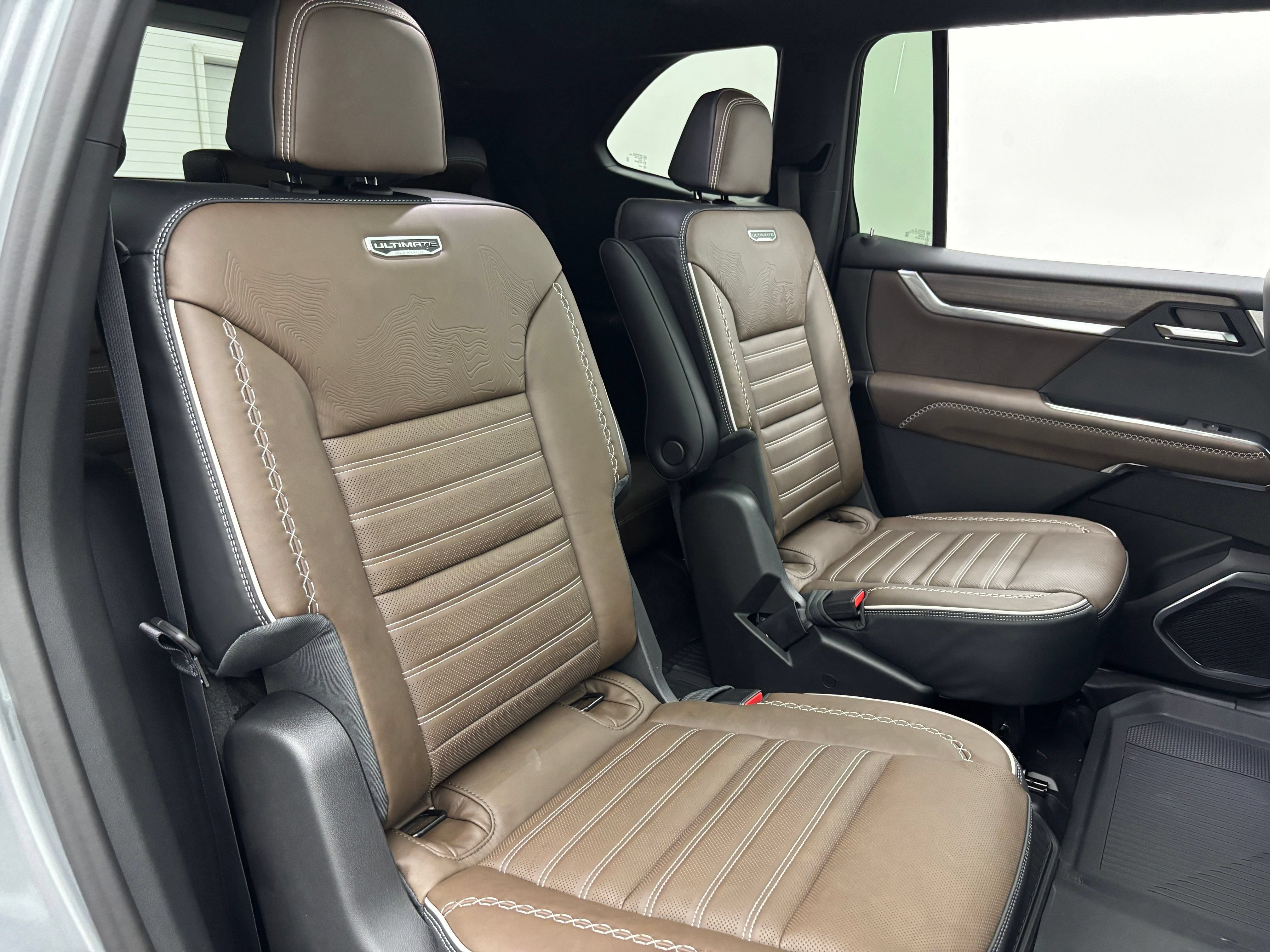 New 2026 GMC Acadia Denali Ultimate w/ LPO, Floor Liner Package AWD/4WD image 44