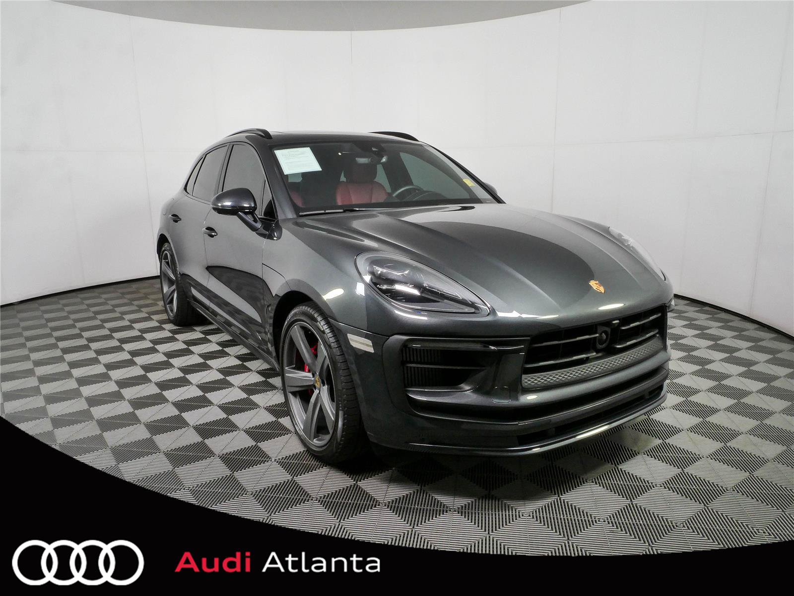 Used 2025 Porsche Macan S AWD/4WD video 1