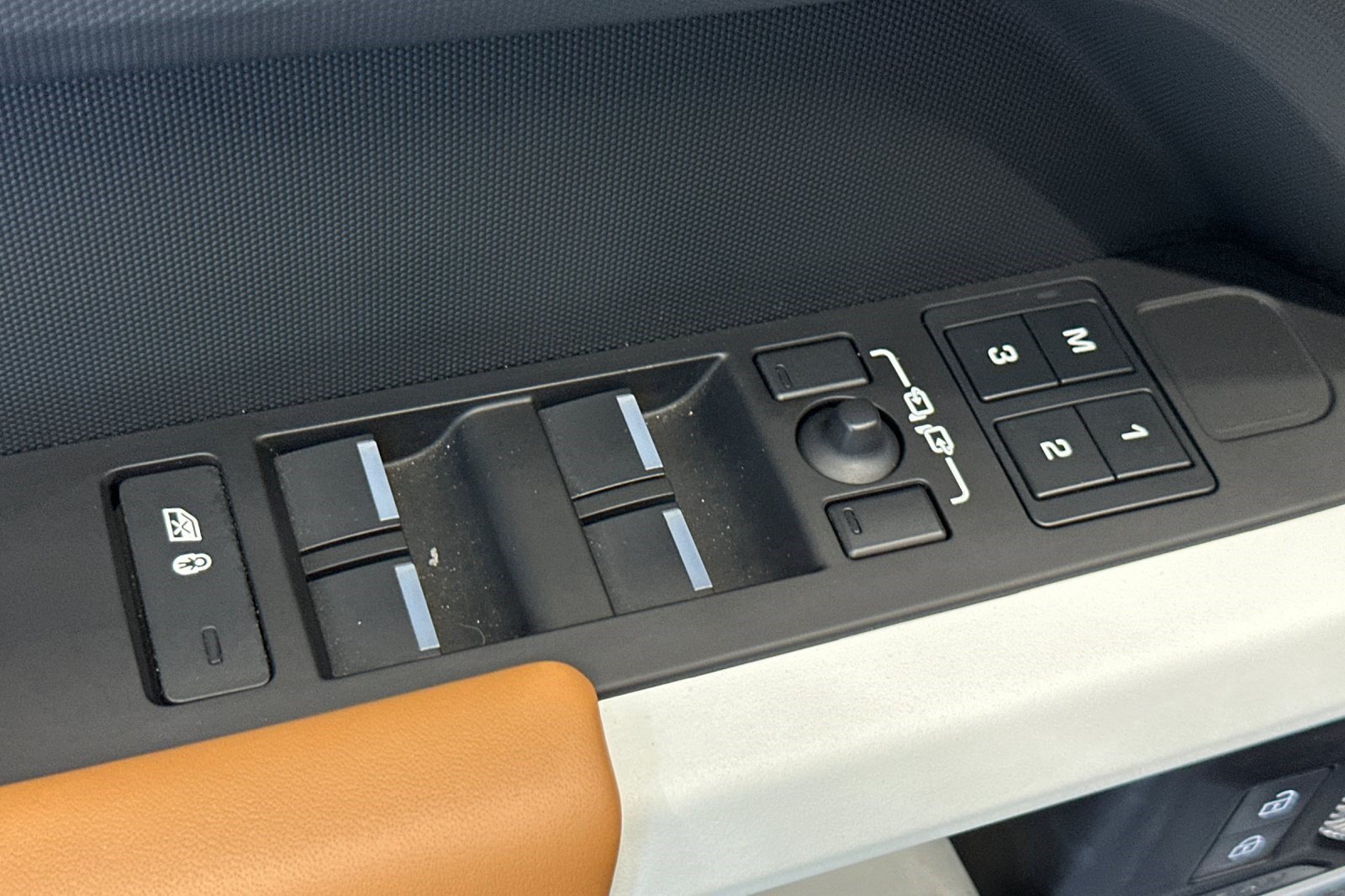 Used 2024 Land Rover Defender 130 S AWD/4WD image 13
