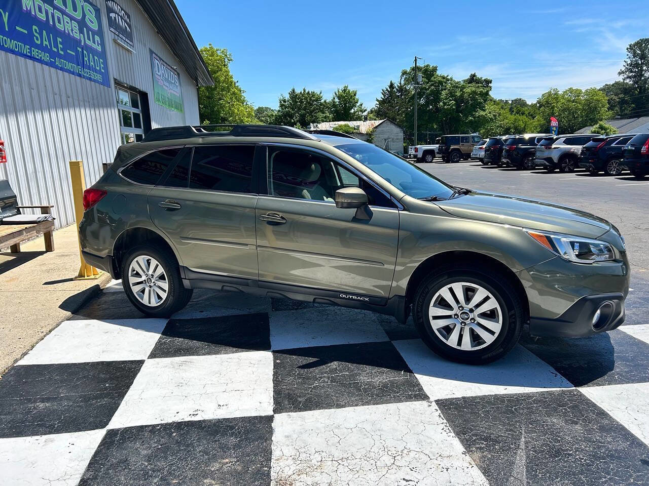 Used 2016 Subaru Outback 2.5i Premium AWD/4WD image 4