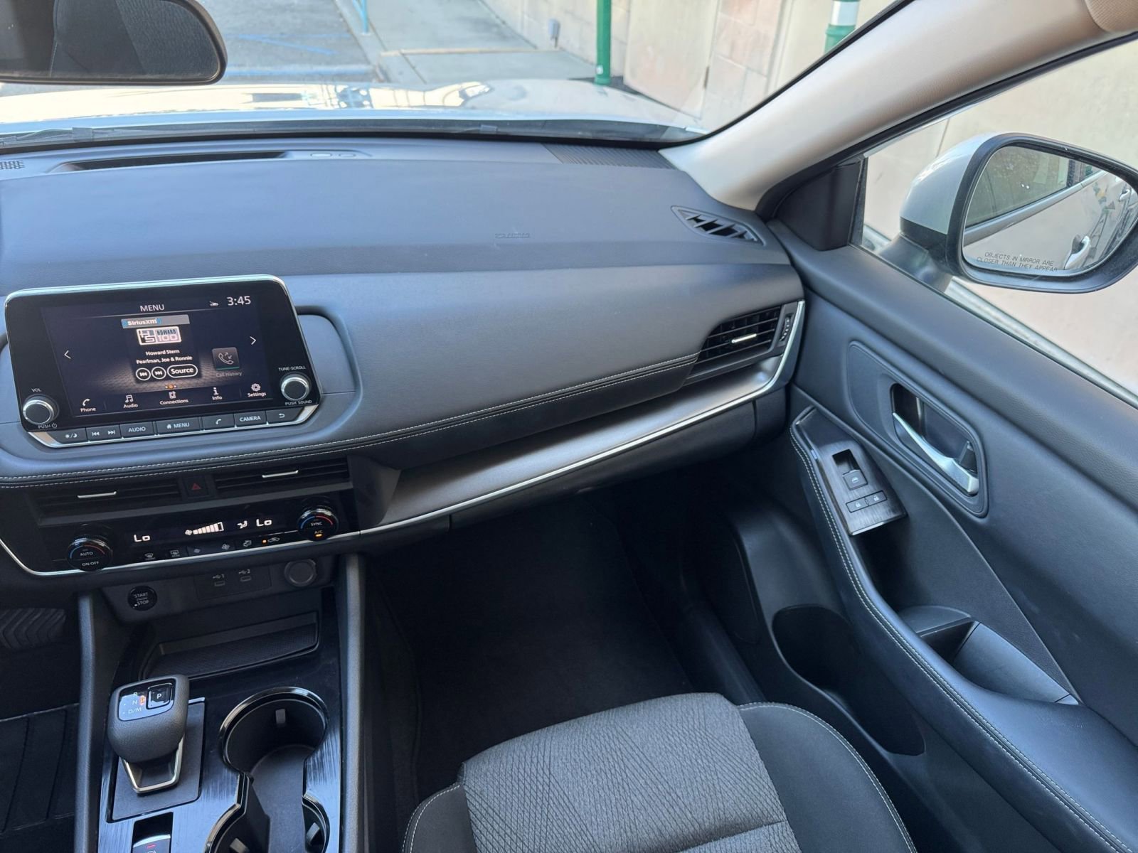 Used 2025 Nissan Rogue SV FWD image 37