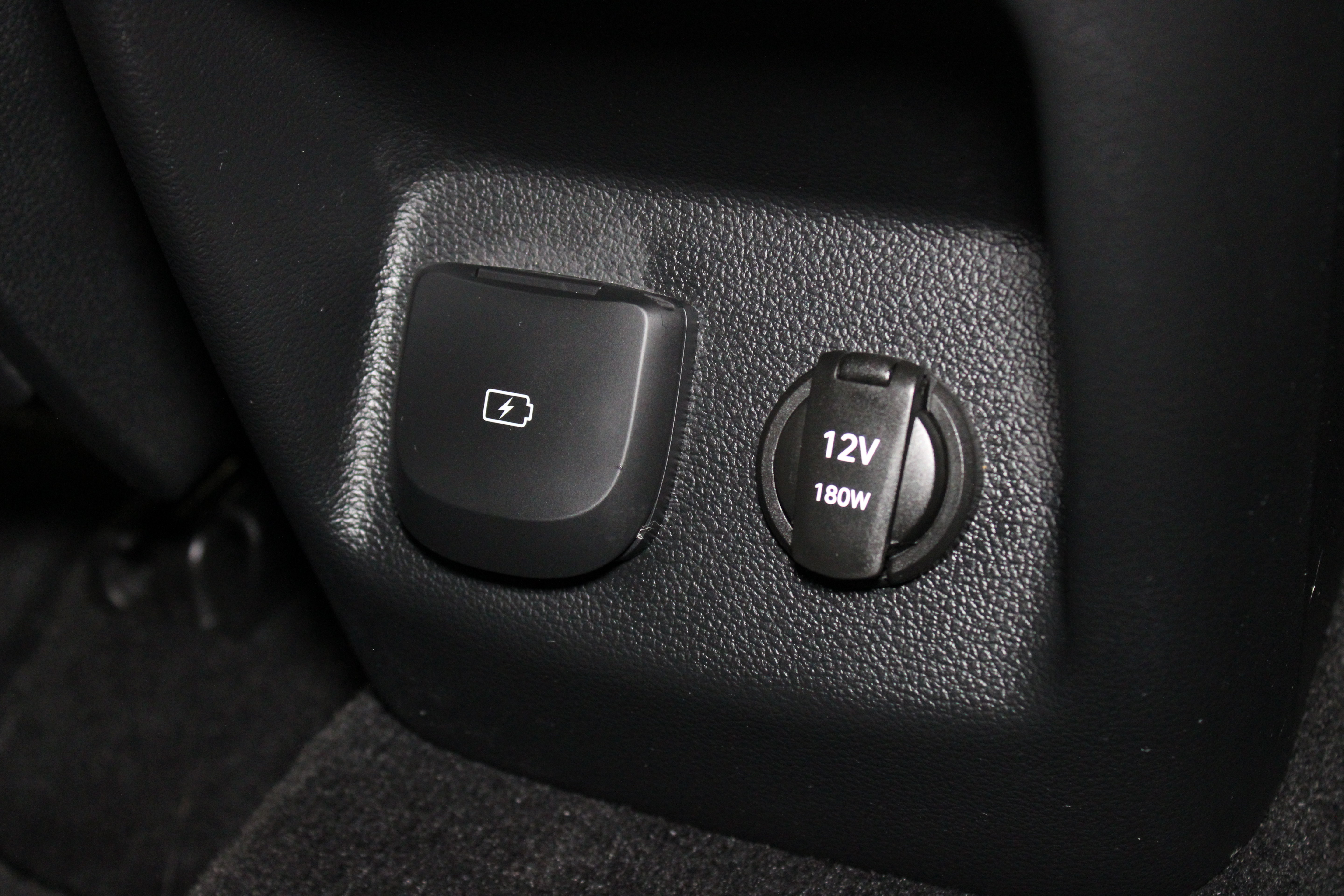 Used 2025 Genesis GV80 2.5T Standard AWD/4WD image 16