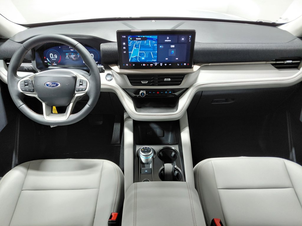 New 2026 Ford Explorer Active w/ Active Comfort Package AWD/4WD image 7