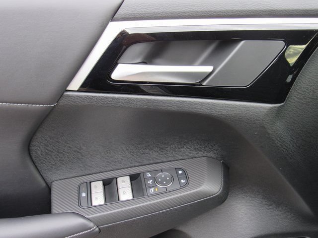 New 2026 Mitsubishi Outlander SE FWD image 11