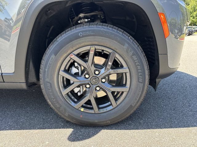 New 2027 Jeep Grand Cherokee Altitude AWD/4WD image 12