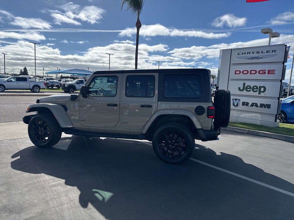 Used 2022 Jeep Wrangler Unlimited Sahara 4xe image 8