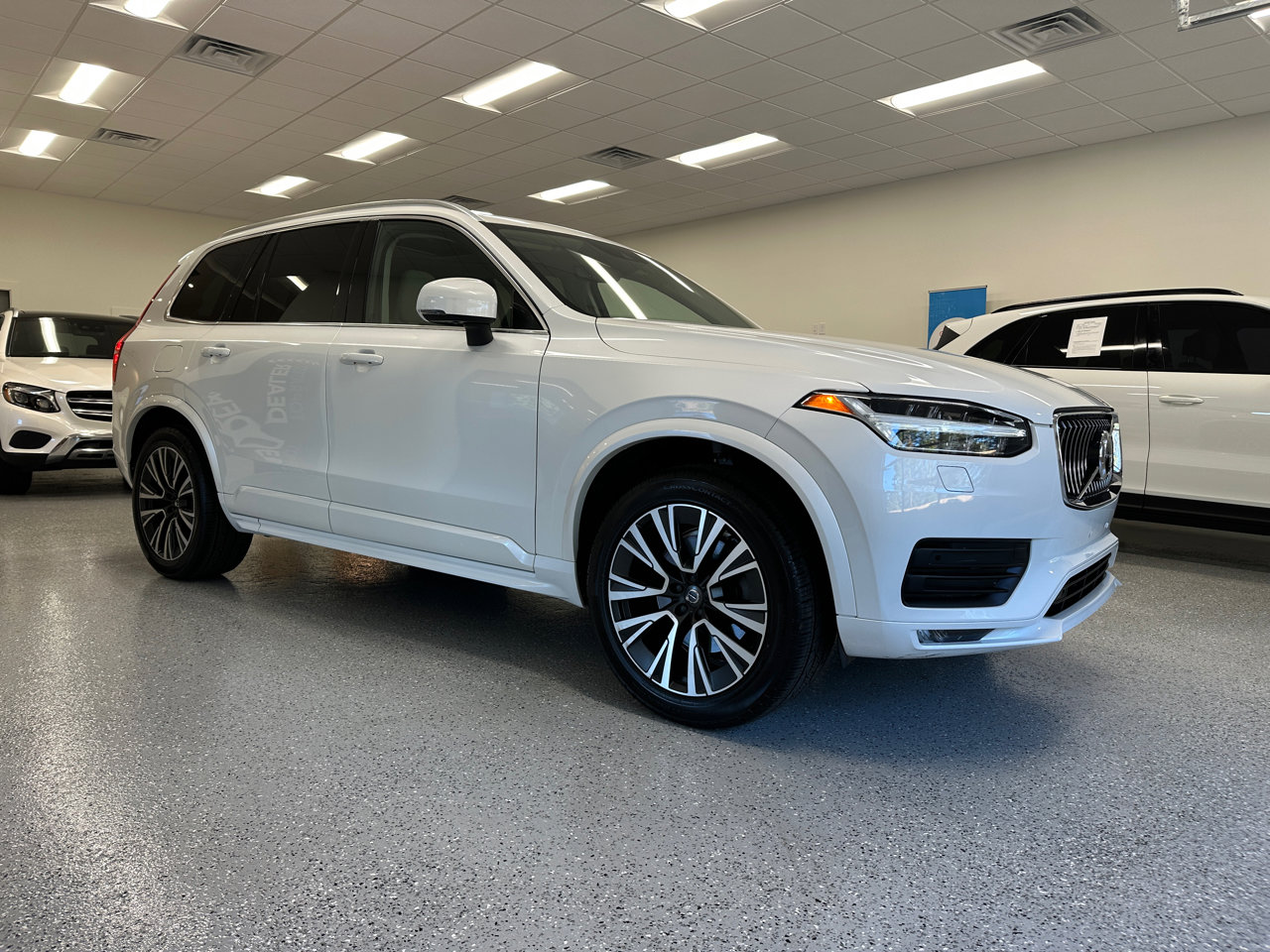Used 2020 Volvo XC90 T5 Momentum image 10