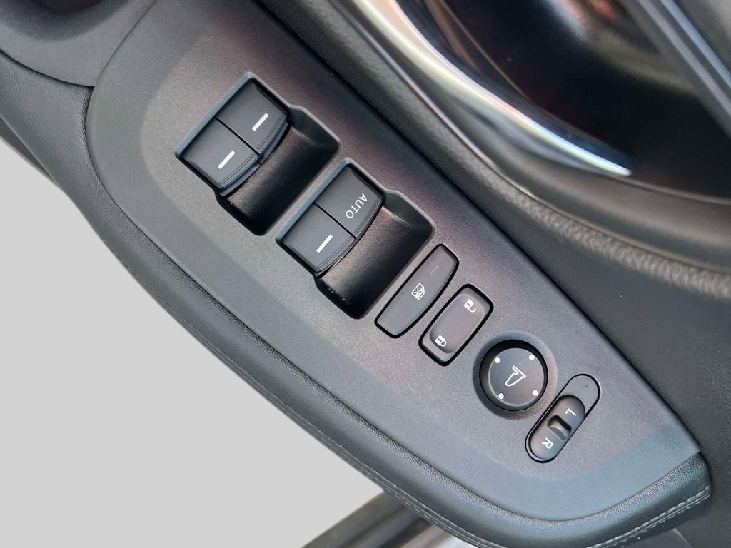 Used 2023 Honda HR-V LX image 15