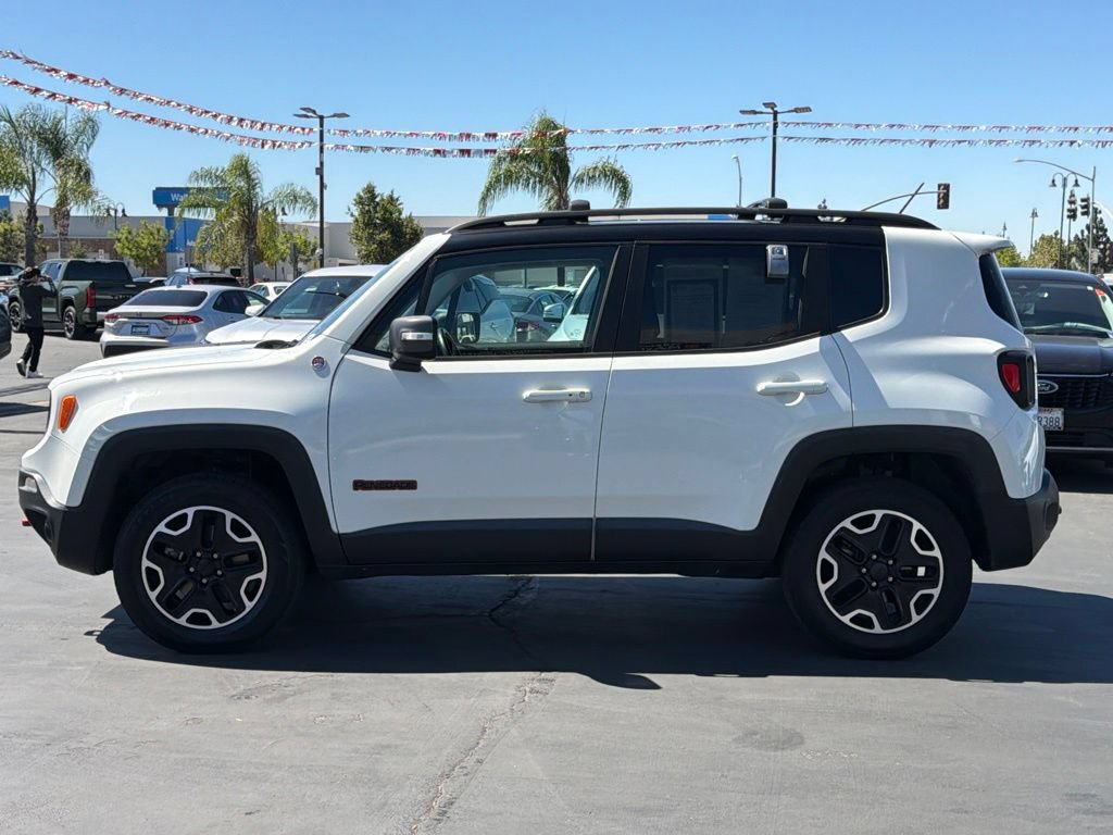 Used 2017 Jeep Renegade Trailhawk AWD/4WD image 6