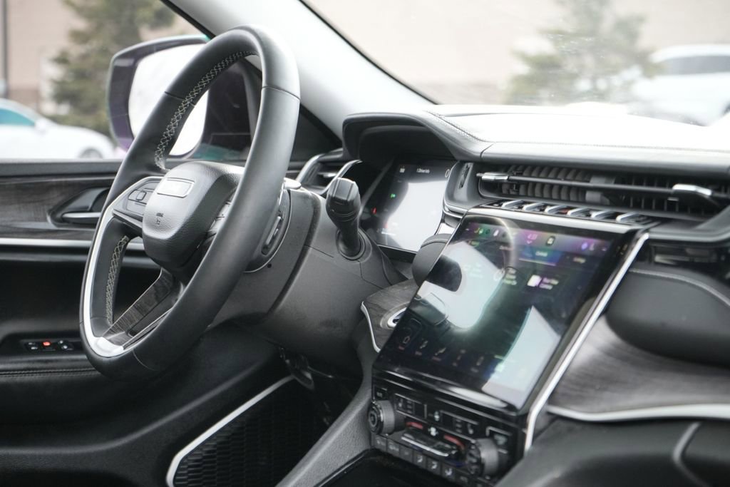 Used 2022 Jeep Grand Cherokee Limited 4xe image 14