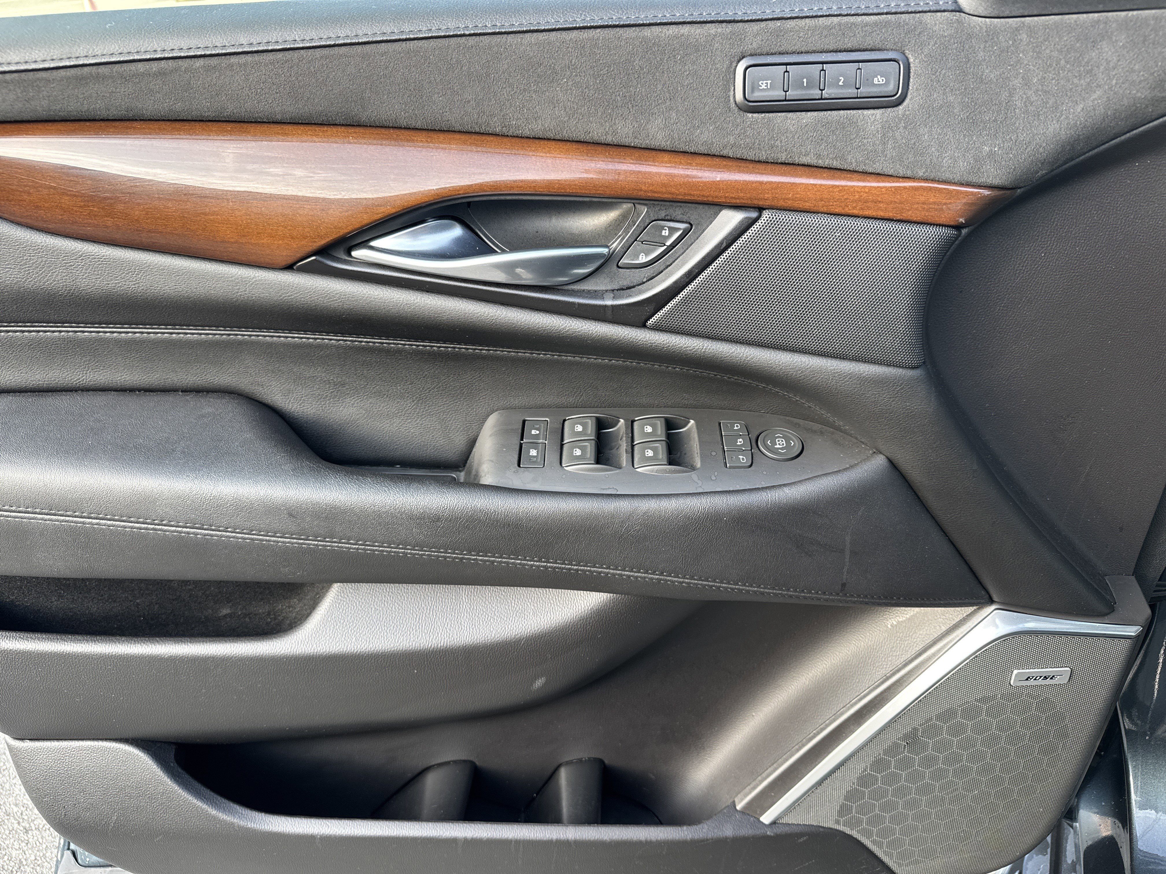 Used 2020 Cadillac Escalade Luxury image 14