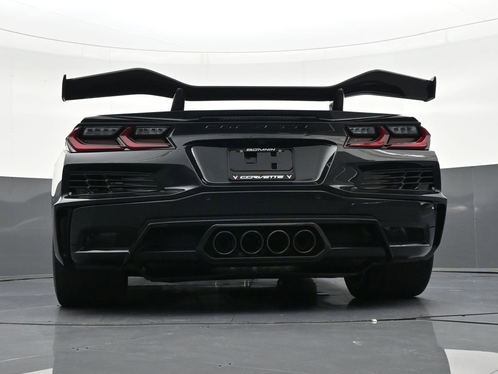 Used 2024 Chevrolet Corvette Z06 w/ Z07 Performance Package image 25