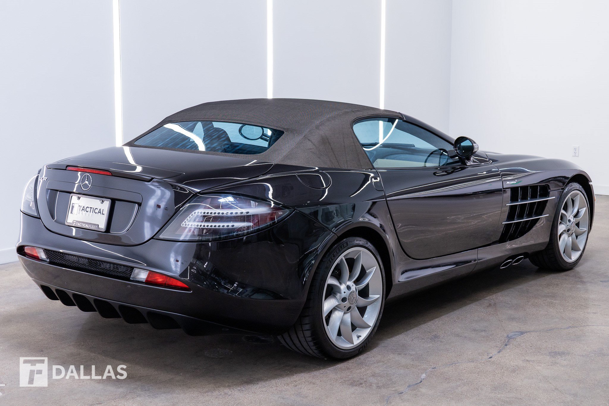 Used 2008 Mercedes-Benz SLR image 15