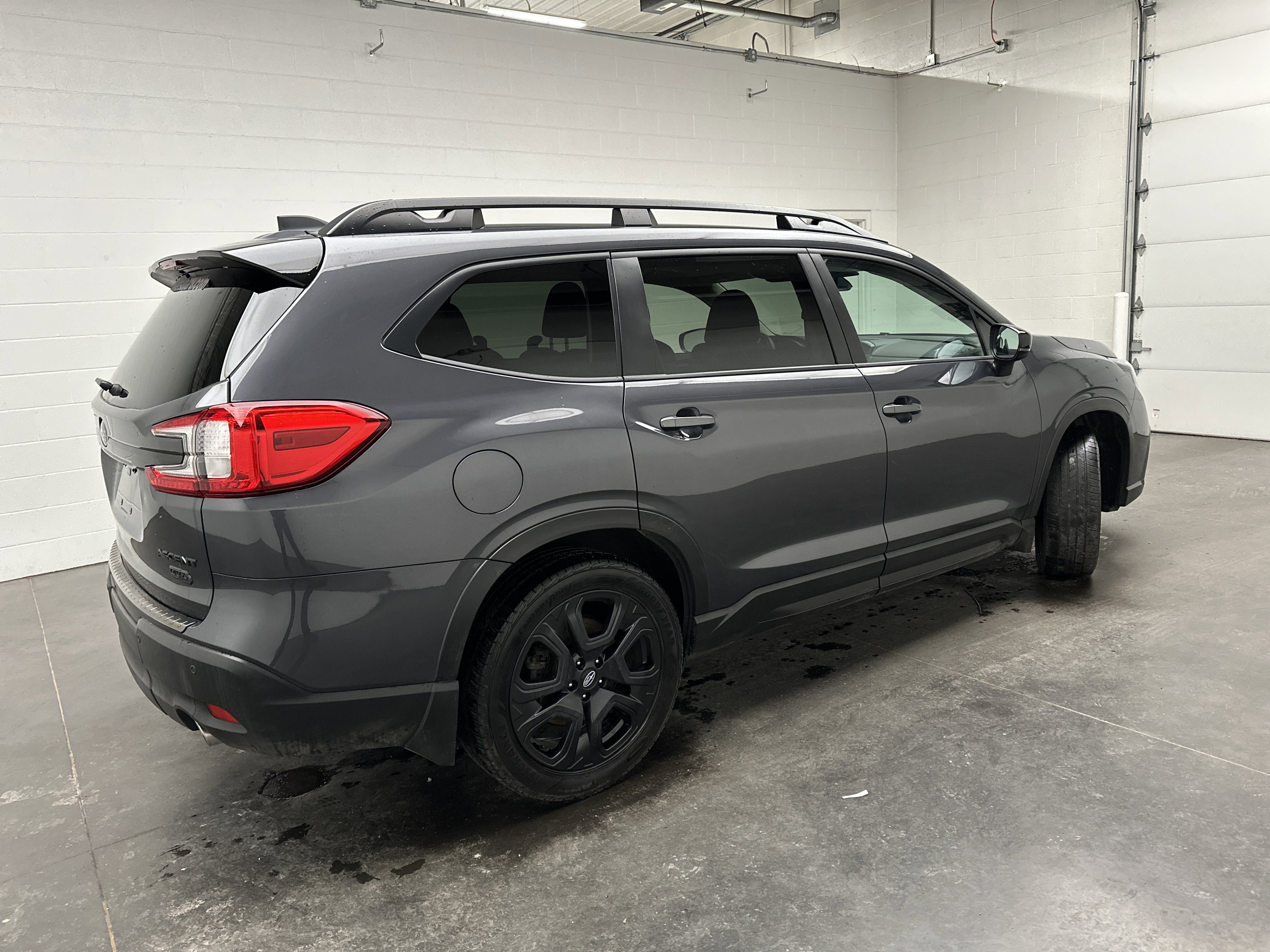 Used 2024 Subaru Ascent Onyx Edition image 8