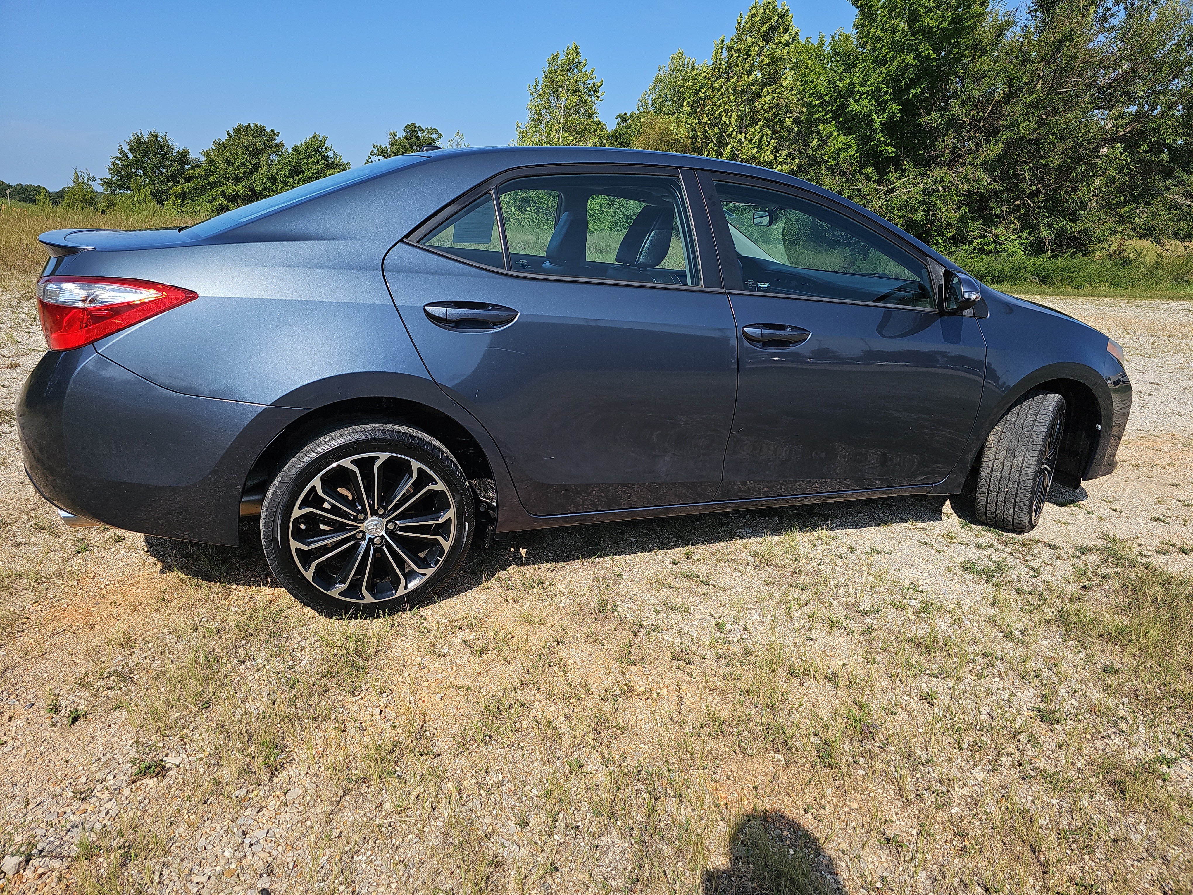 Used 2015 Toyota Corolla S Premium FWD image 3