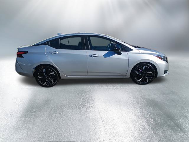 Used 2024 Nissan Versa SR FWD image 7