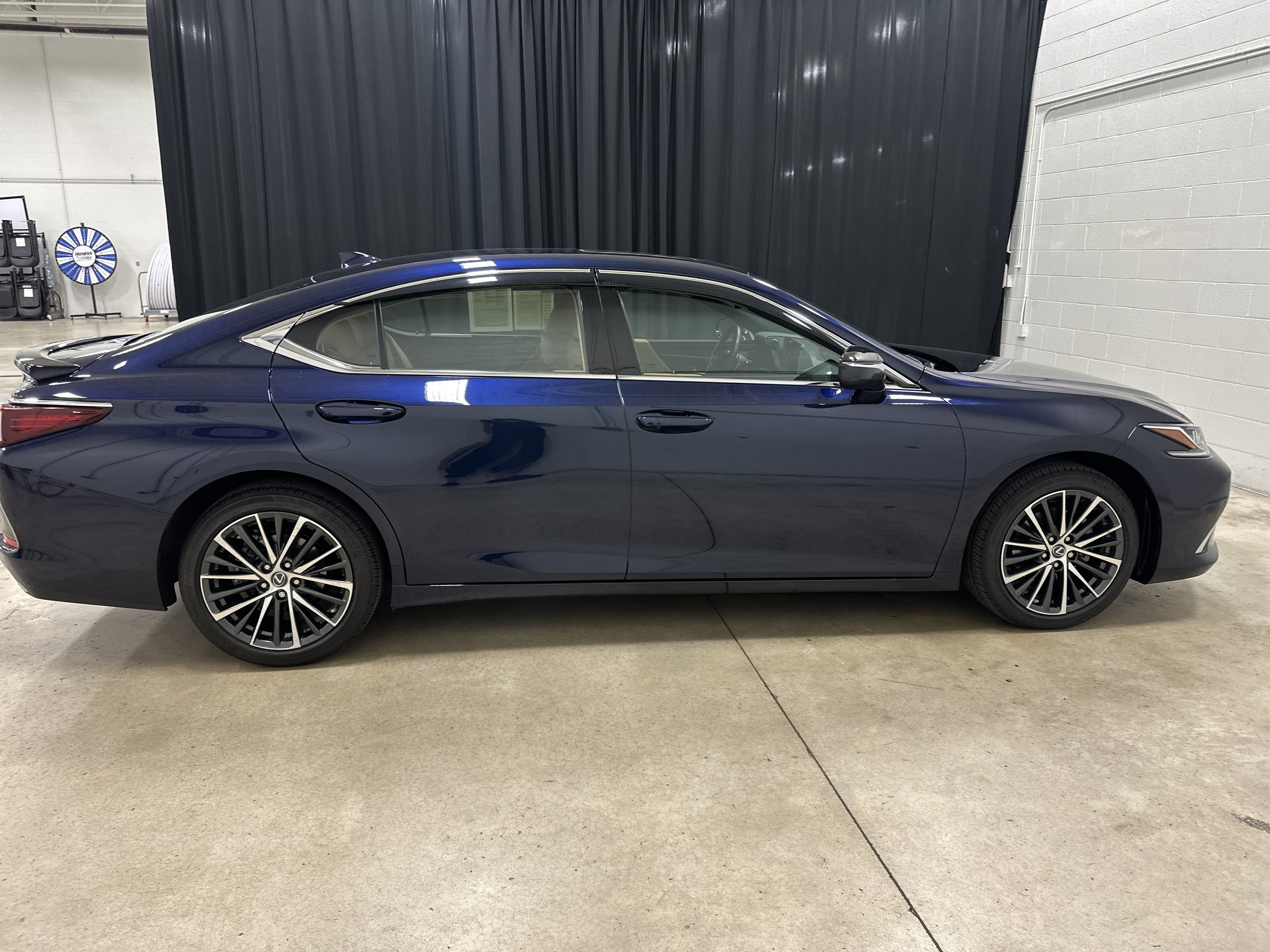Certified 2025 Lexus ES 350 w/ Premium Package FWD image 11