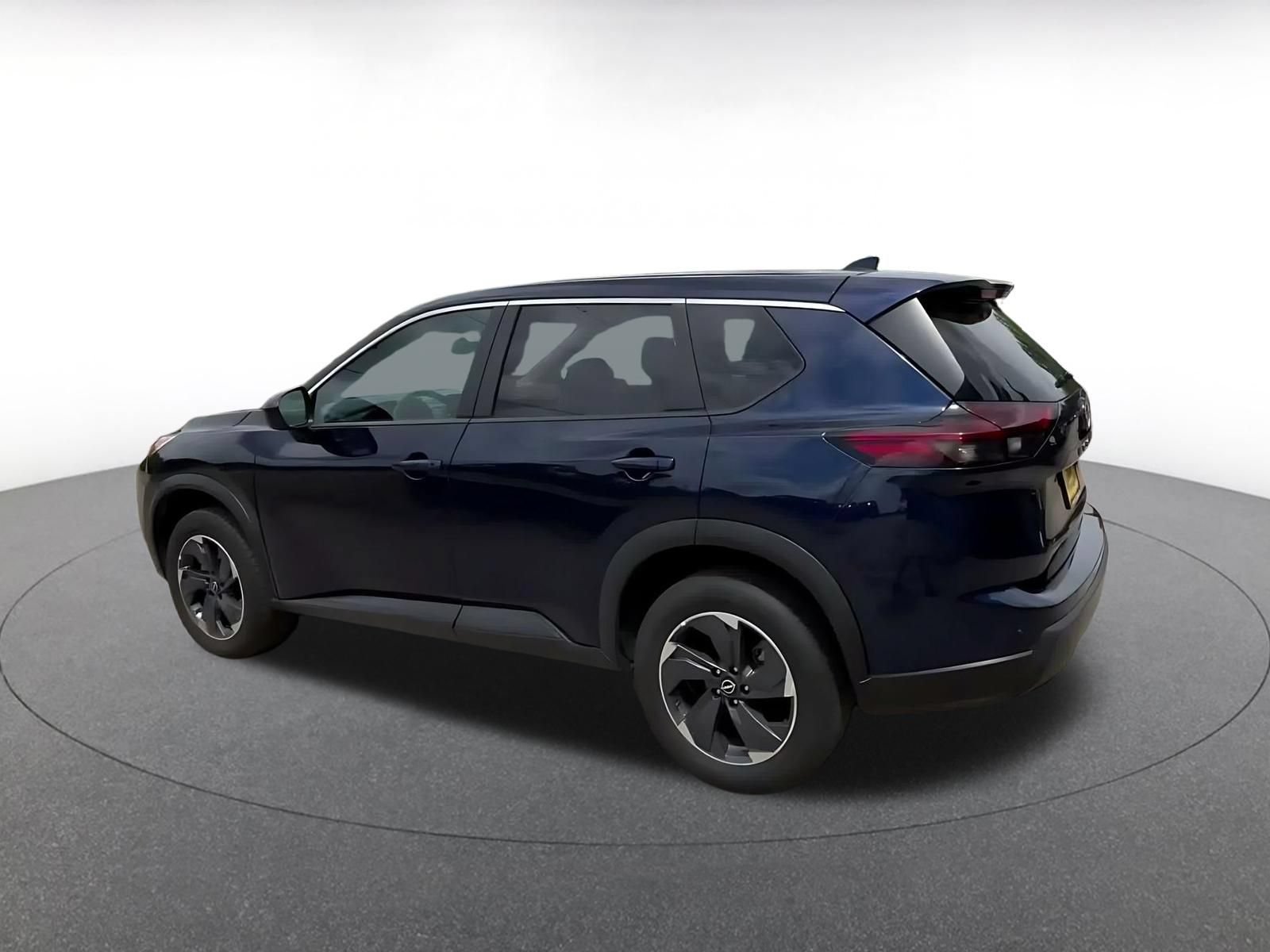 Used 2025 Nissan Rogue SV FWD image 9