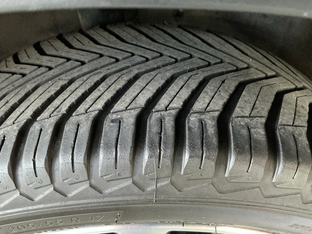 Used 2020 Nissan Kicks SV w/ Exterior Package image 36