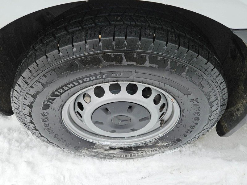 Used 2024 Mercedes-Benz Sprinter 2500 image 5