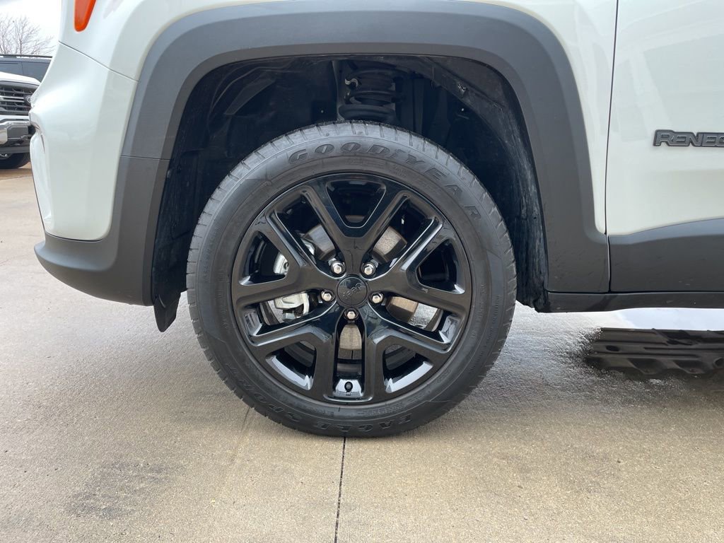 Used 2023 Jeep Renegade Altitude w/ Sun/Sound Group AWD/4WD image 16