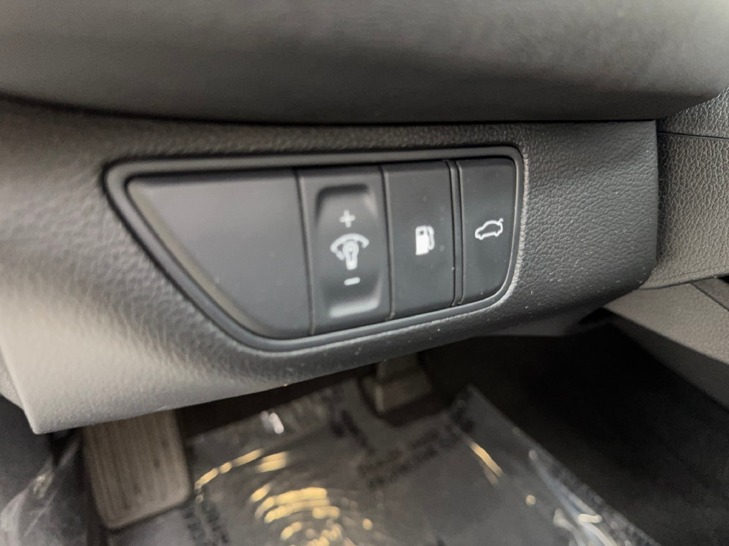 Used 2026 Genesis G70 2.5T RWD image 57