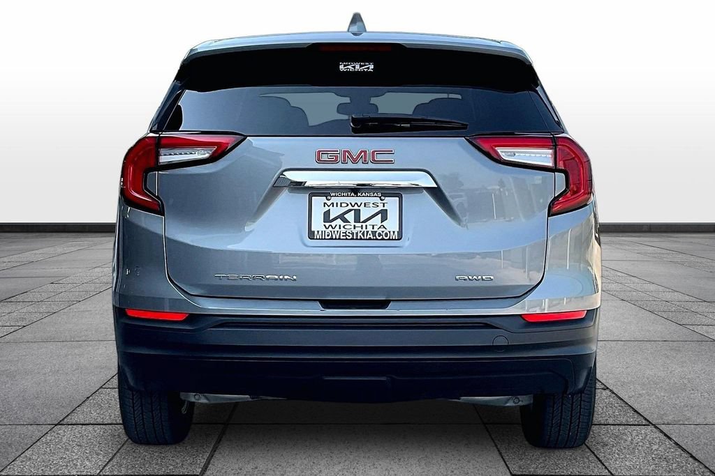 Used 2024 GMC Terrain SLE AWD/4WD image 4