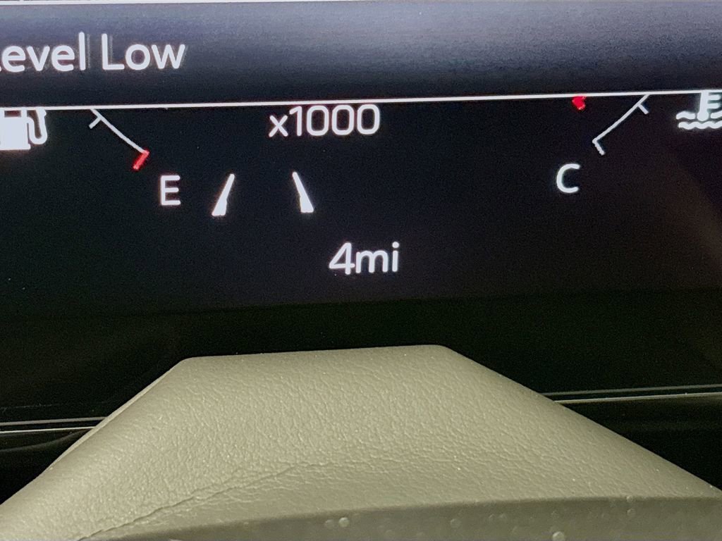 New 2026 GMC Yukon Denali w/ Sun & Power Step Package image 12