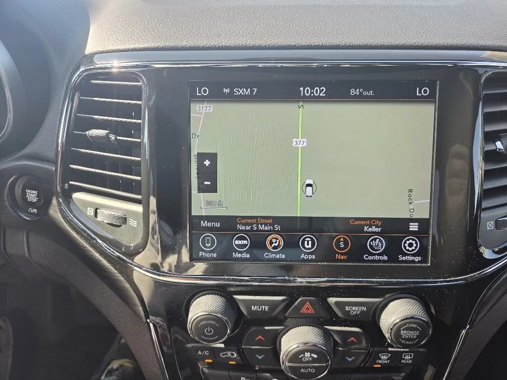 Used 2021 Jeep Grand Cherokee Laredo X AWD/4WD image 32