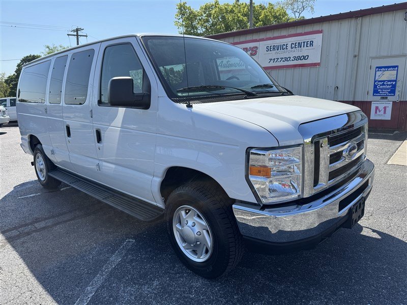 Used 2011 Ford E-350 and Econoline 350 XLT RWD image 2