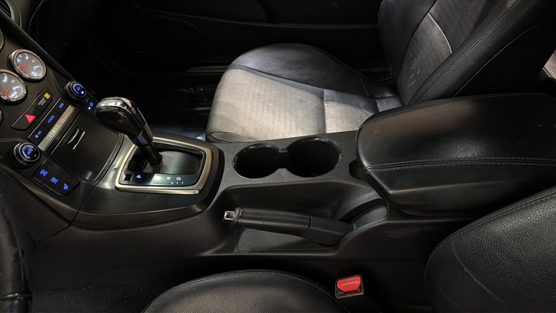 Used 2013 Hyundai Genesis 3.8 image 22