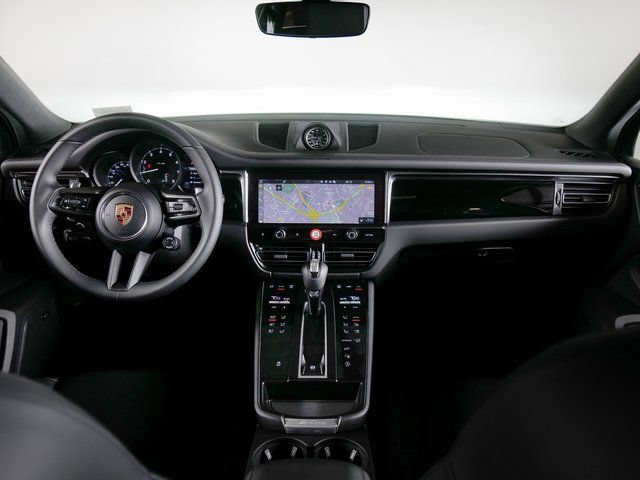 Certified 2026 Porsche Macan AWD/4WD image 12