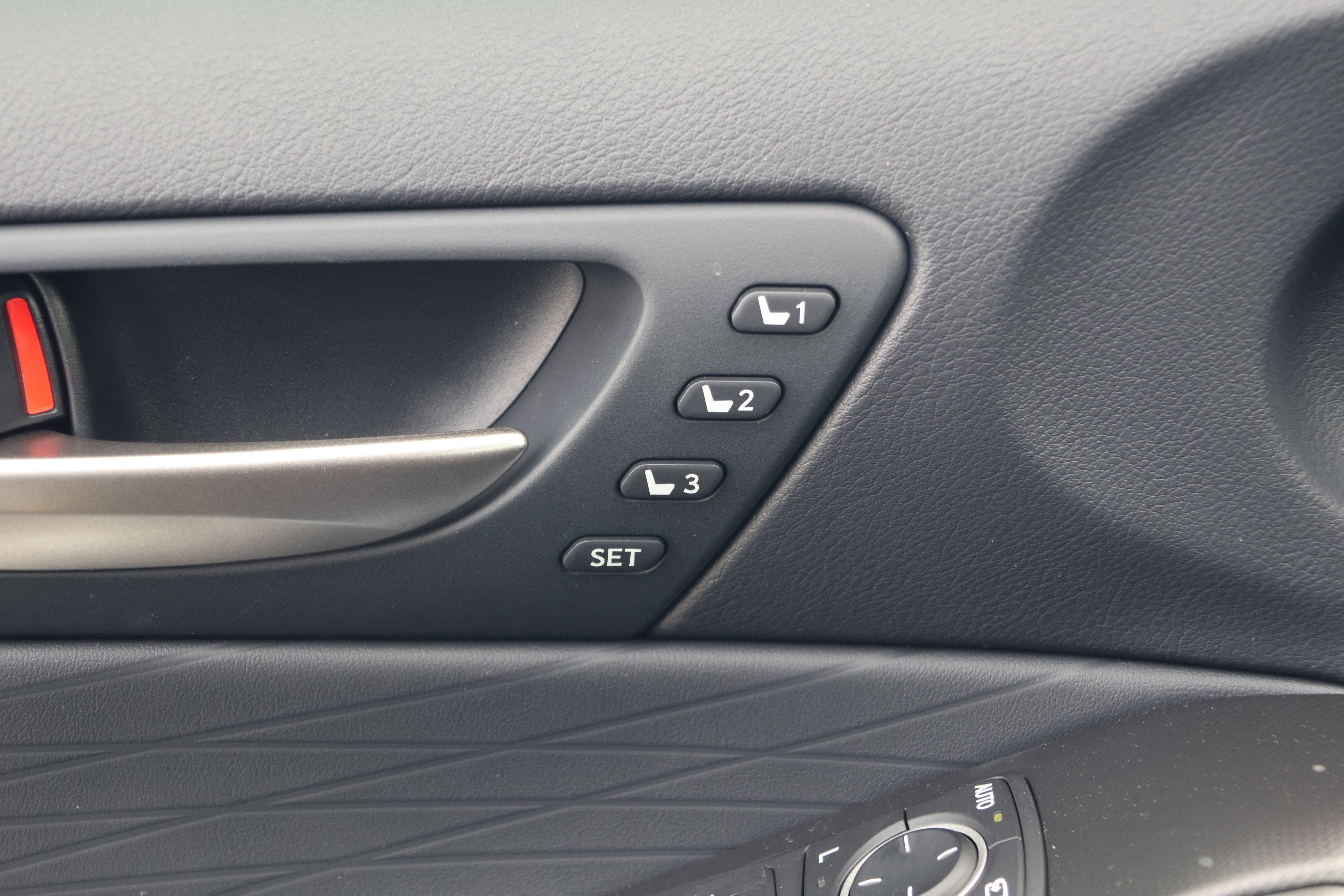 Used 2025 Lexus IS 350 F Sport w/ Navigation Package RWD image 13