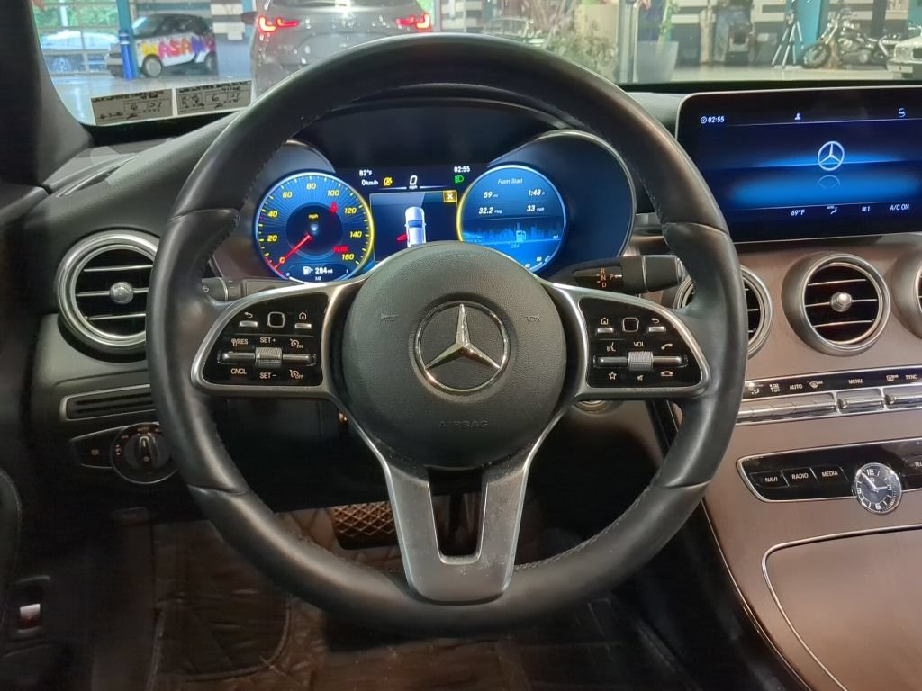 Used 2021 Mercedes-Benz C 300 4MATIC Sedan image 2