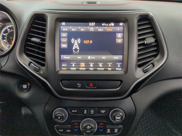 Used 2019 Jeep Cherokee Trailhawk w/ Cold Weather Group image 33