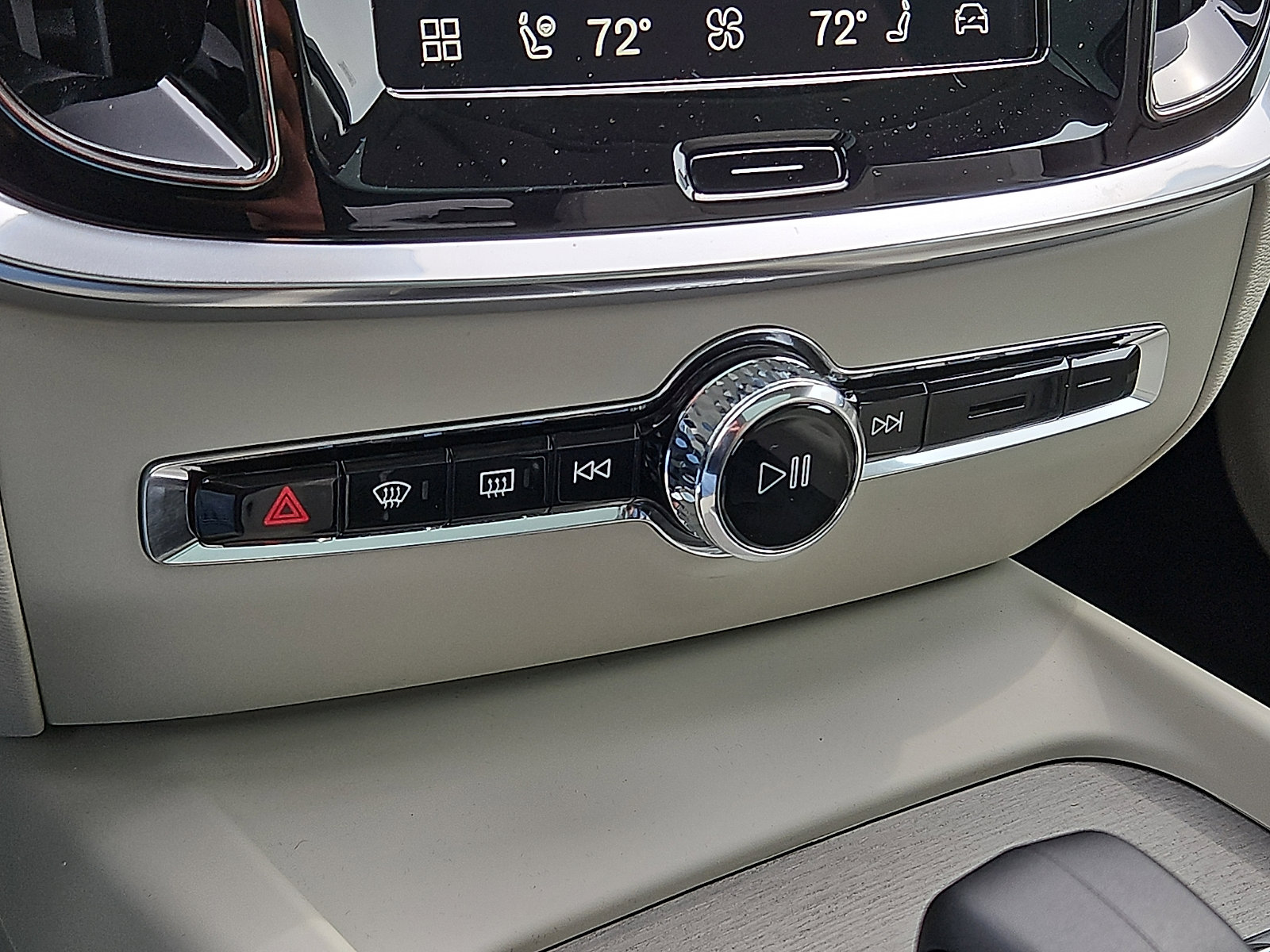 New 2026 Volvo V60 B5 Cross Country Plus w/ Protection Package Premier image 14