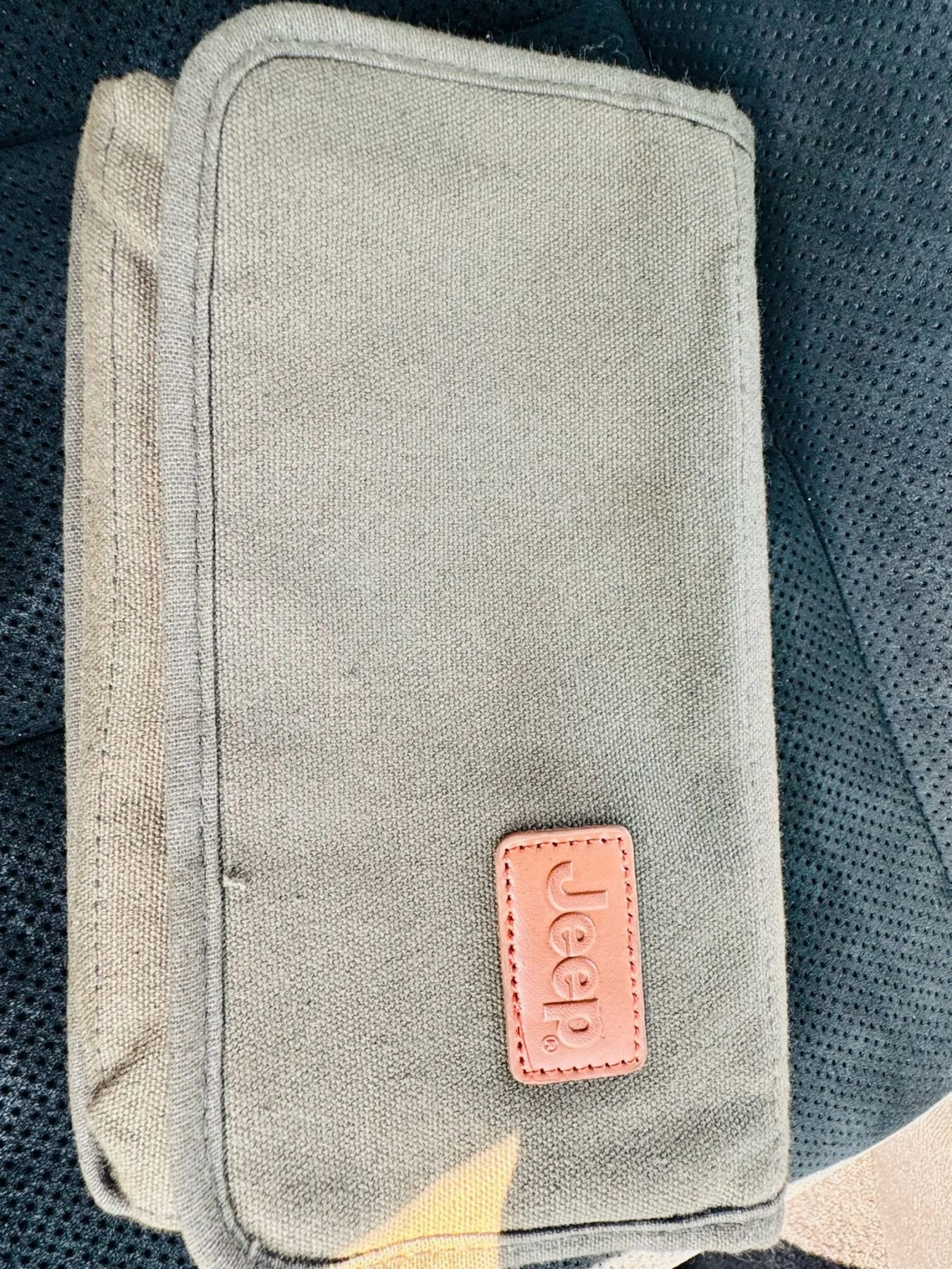 Used 2014 Jeep Grand Cherokee SRT image 40