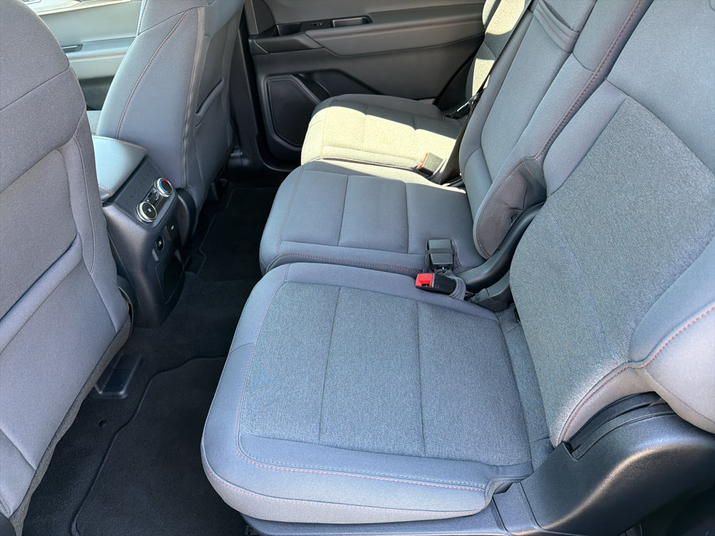 Used 2025 Ford Explorer Active RWD image 25