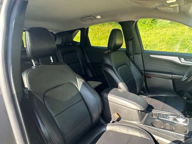 Used 2025 Ford Escape Platinum AWD/4WD image 46