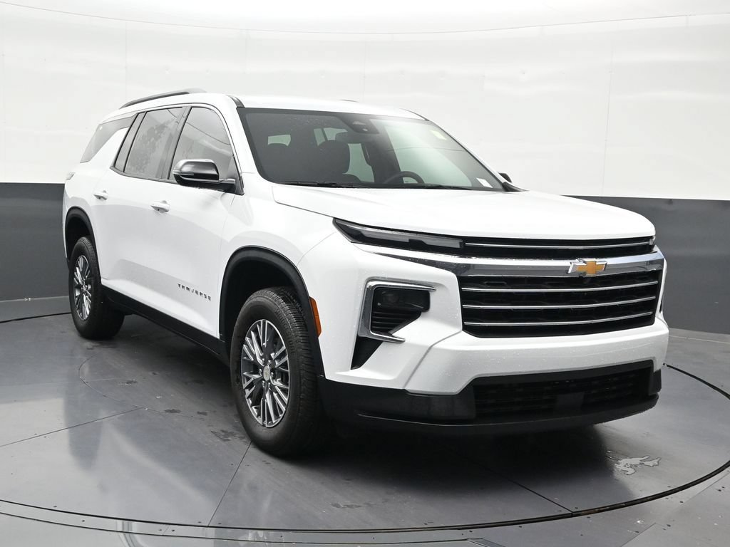Used 2026 Chevrolet Traverse LT FWD image 8