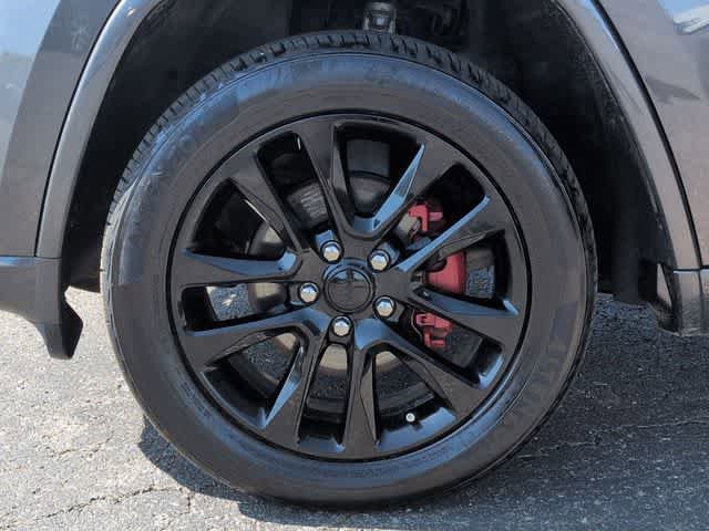 Used 2020 Jeep Grand Cherokee Altitude AWD/4WD image 14