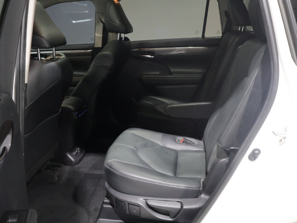 Used 2021 Toyota Highlander Platinum AWD/4WD image 17