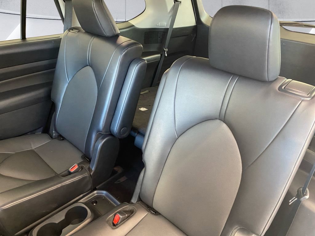 Used 2024 Toyota Grand Highlander XLE image 16