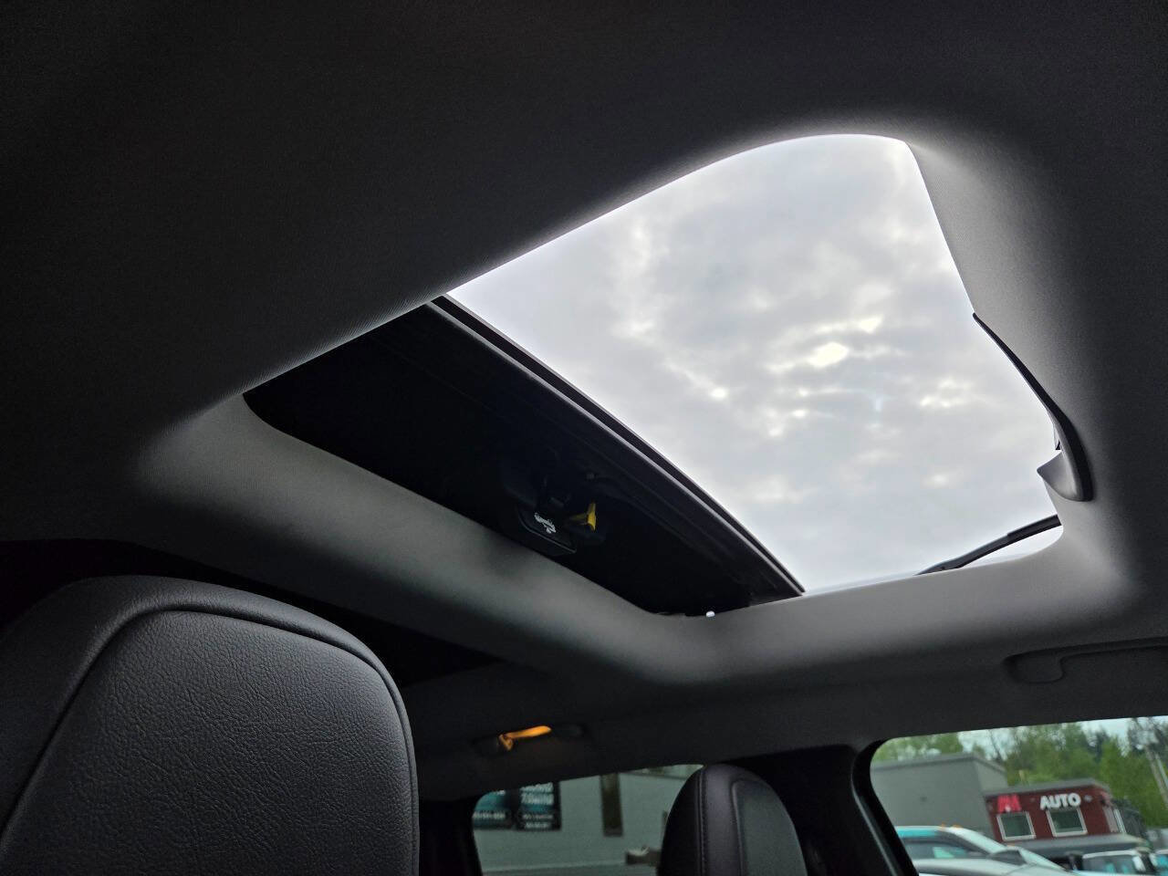 Used 2016 Jeep Renegade Limited FWD image 19