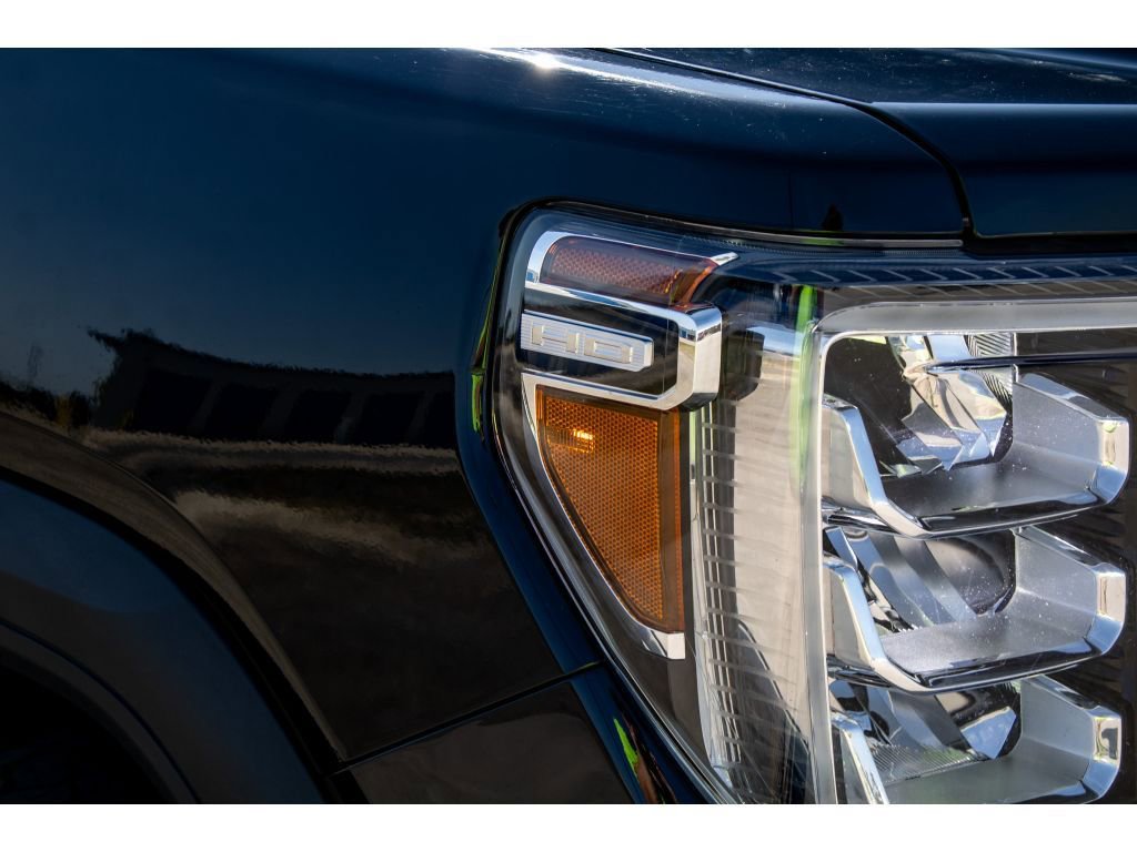 Used 2022 GMC Sierra 2500 AT4 w/ AT4 Premium Plus Package image 9