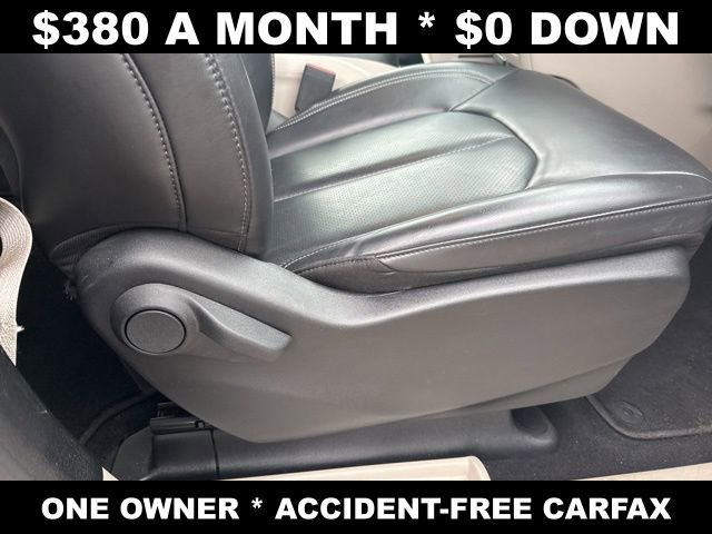 Used 2024 Chrysler Pacifica Touring-L FWD image 15