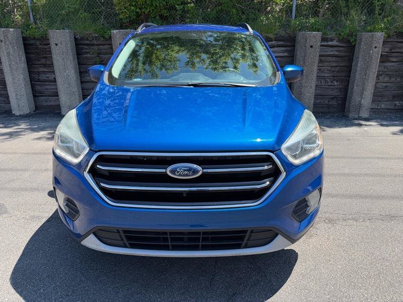 Used 2017 Ford Escape SE w/ Equipment Group 201A AWD/4WD image 2