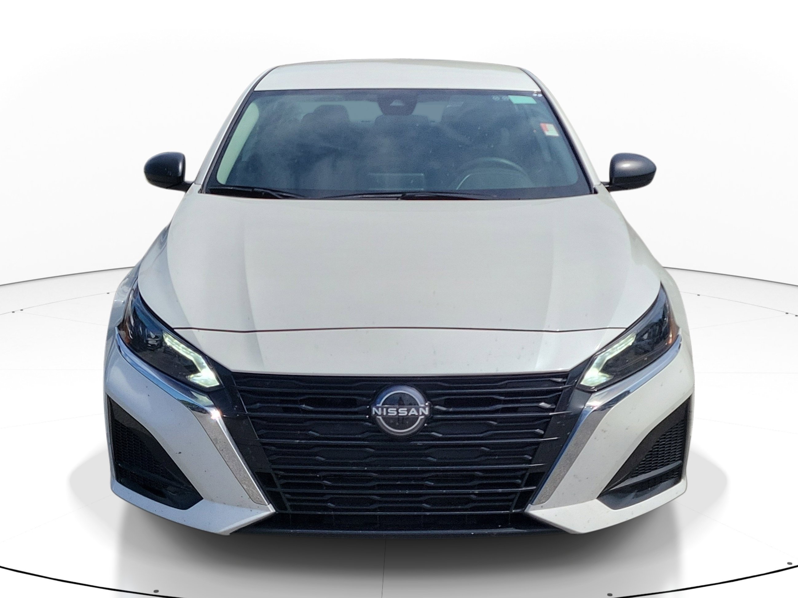 Used 2025 Nissan Altima 2.5 SV FWD image 2